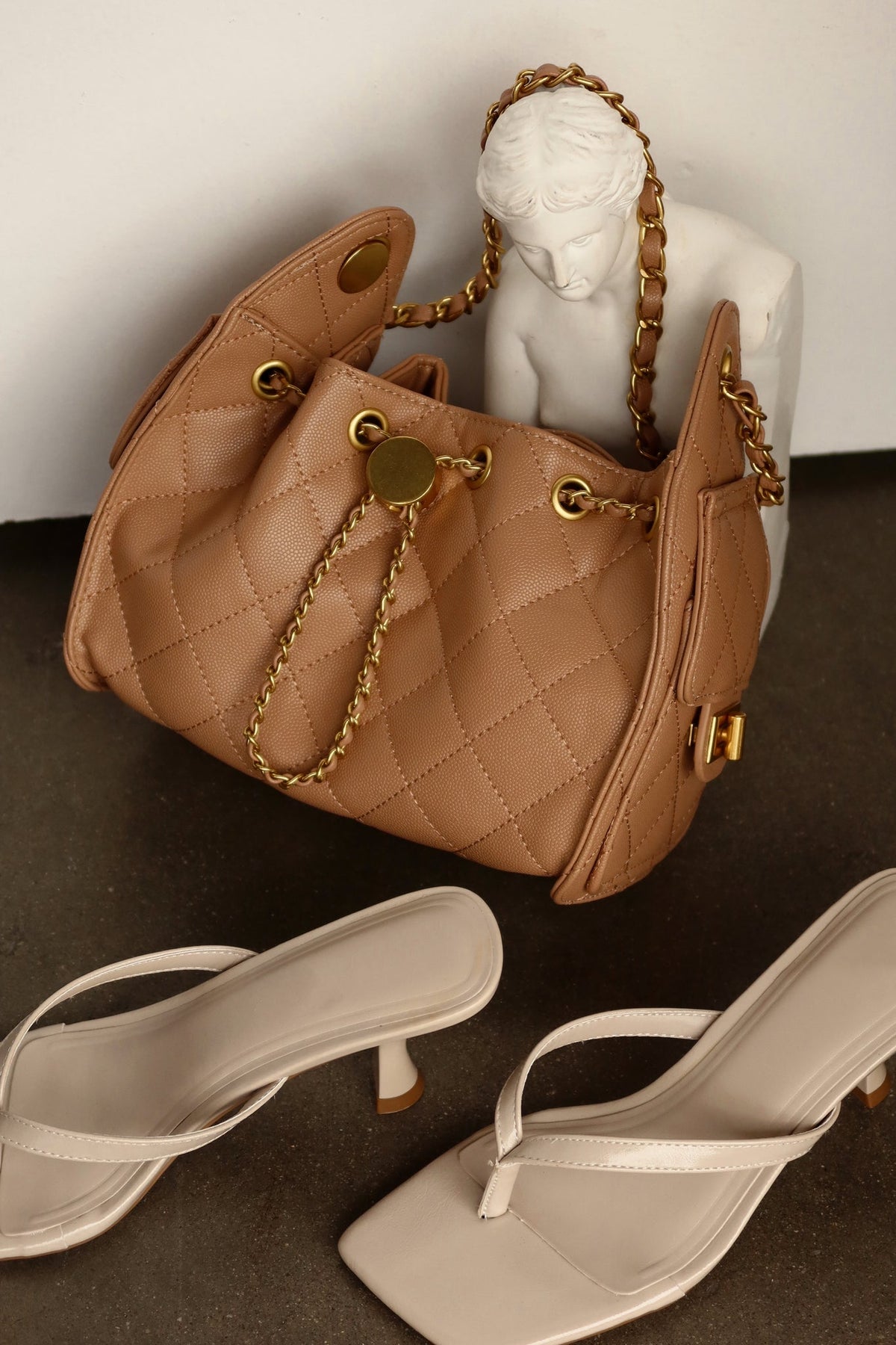 Shantel Quilted Chain Shoulder Bag - Nude